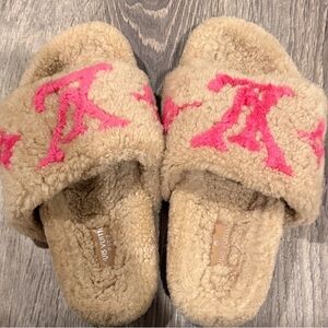 Cozy Louis Vuitton Beige and Pink Fuzzy Slippers